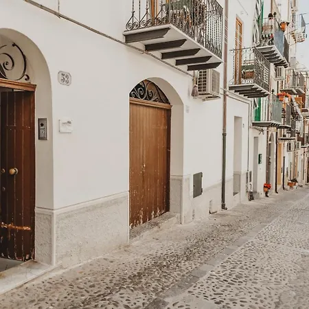 Don Pietro E Donna Concetta * Cefalù